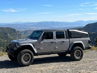 The Drift aluminum truck canopy mounted on a Jeep Gladiator